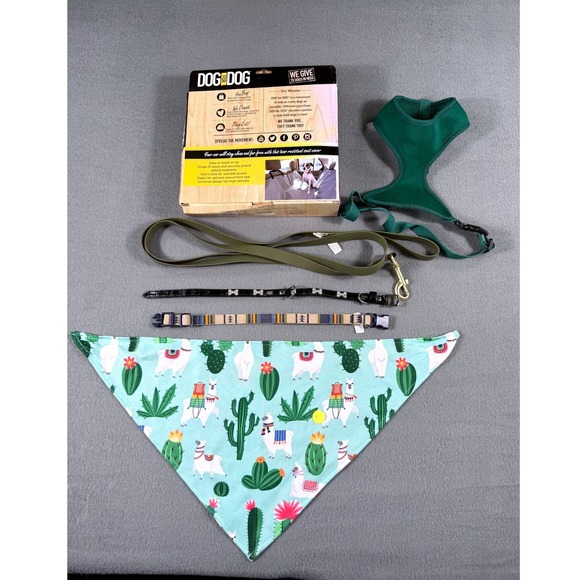 Dog Accessories Lot Seat Cover Harness Leashes Collars Bandana Puppies - Picture 2 of 7